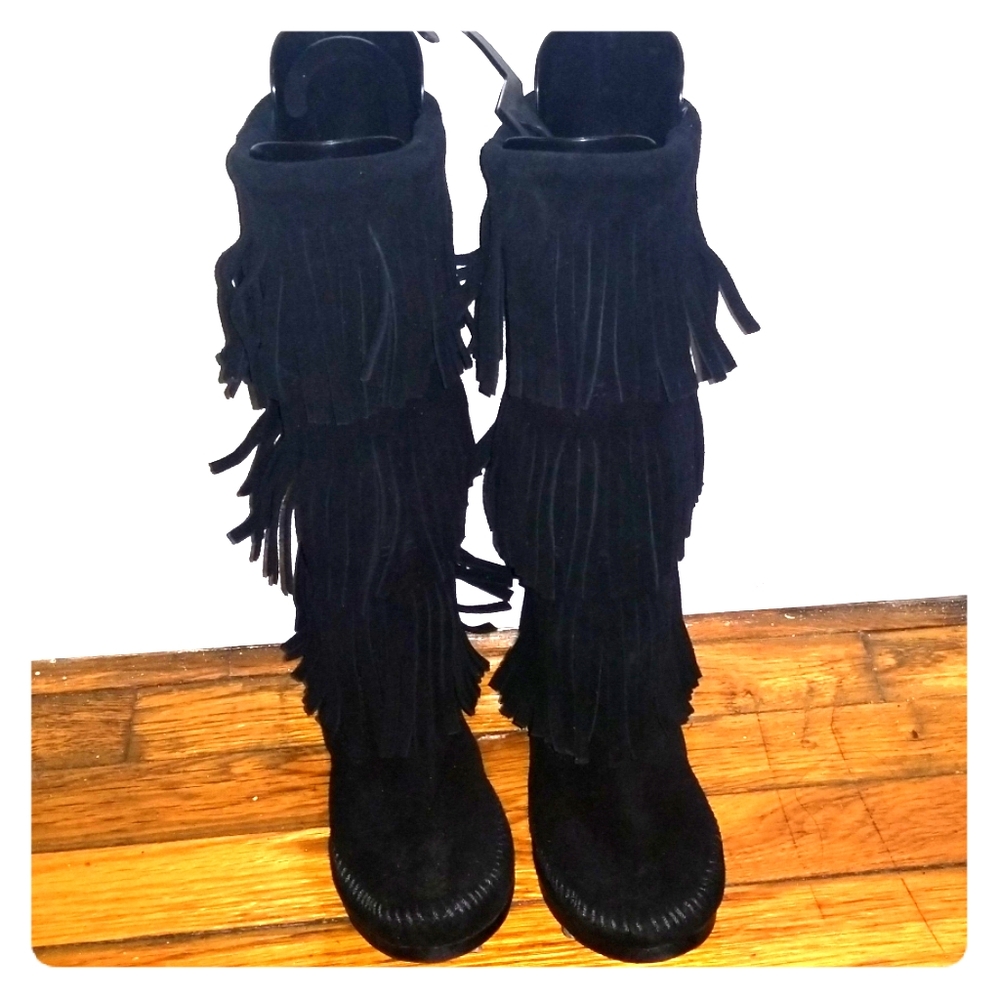 Minnetonka 3 Layer Fringe Boots